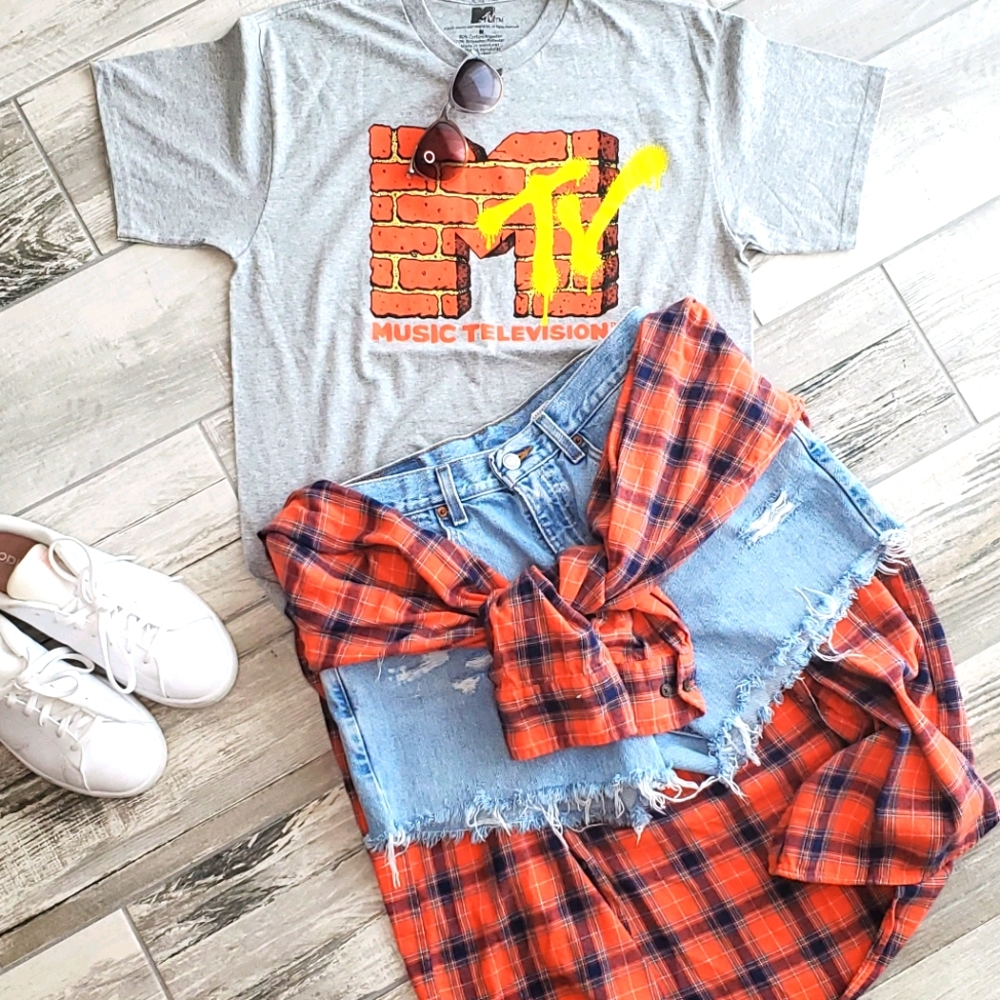M-TV shirt
